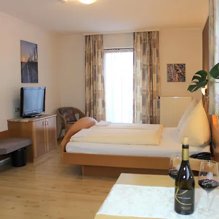 Winzerhotel Kinges-kessel 3*